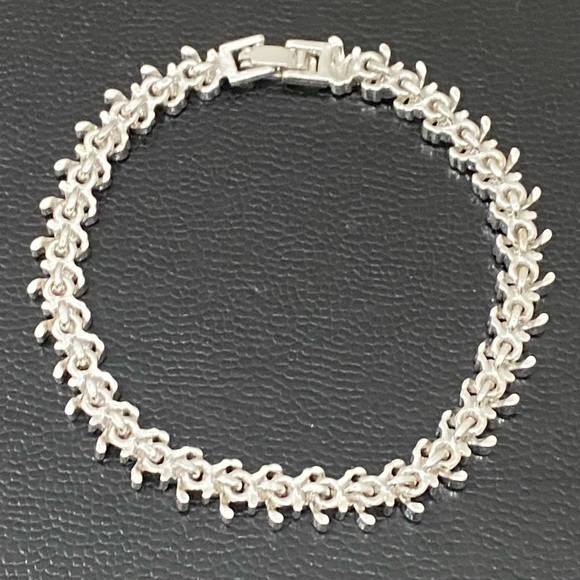 Unsigned Silver-tone CZ 7.5” Tennis Bracelet 19.6g - Picture 8 of 14